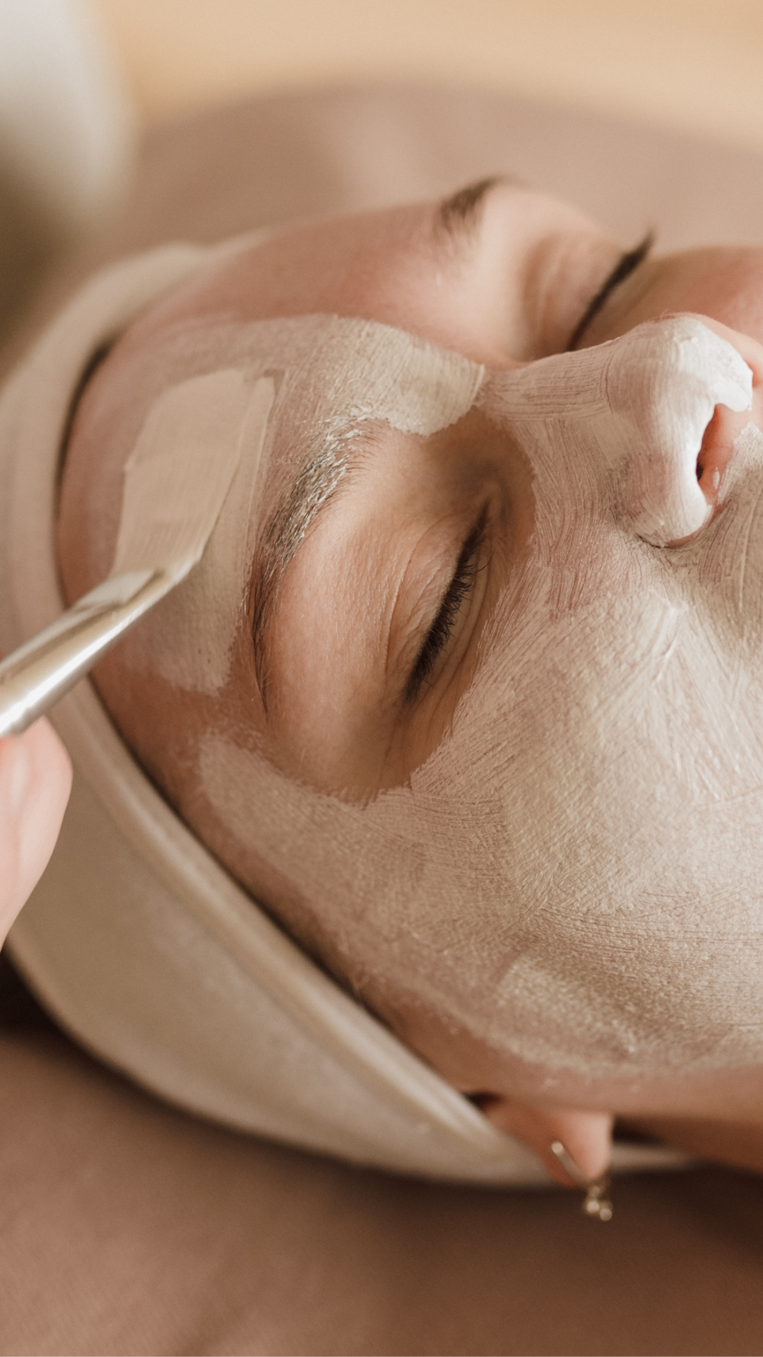 Application d'un masque lors d'un soin visage